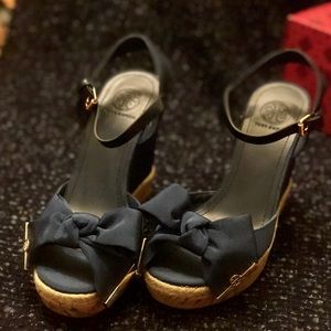*Brand New* Tory Burch Navy Sandals